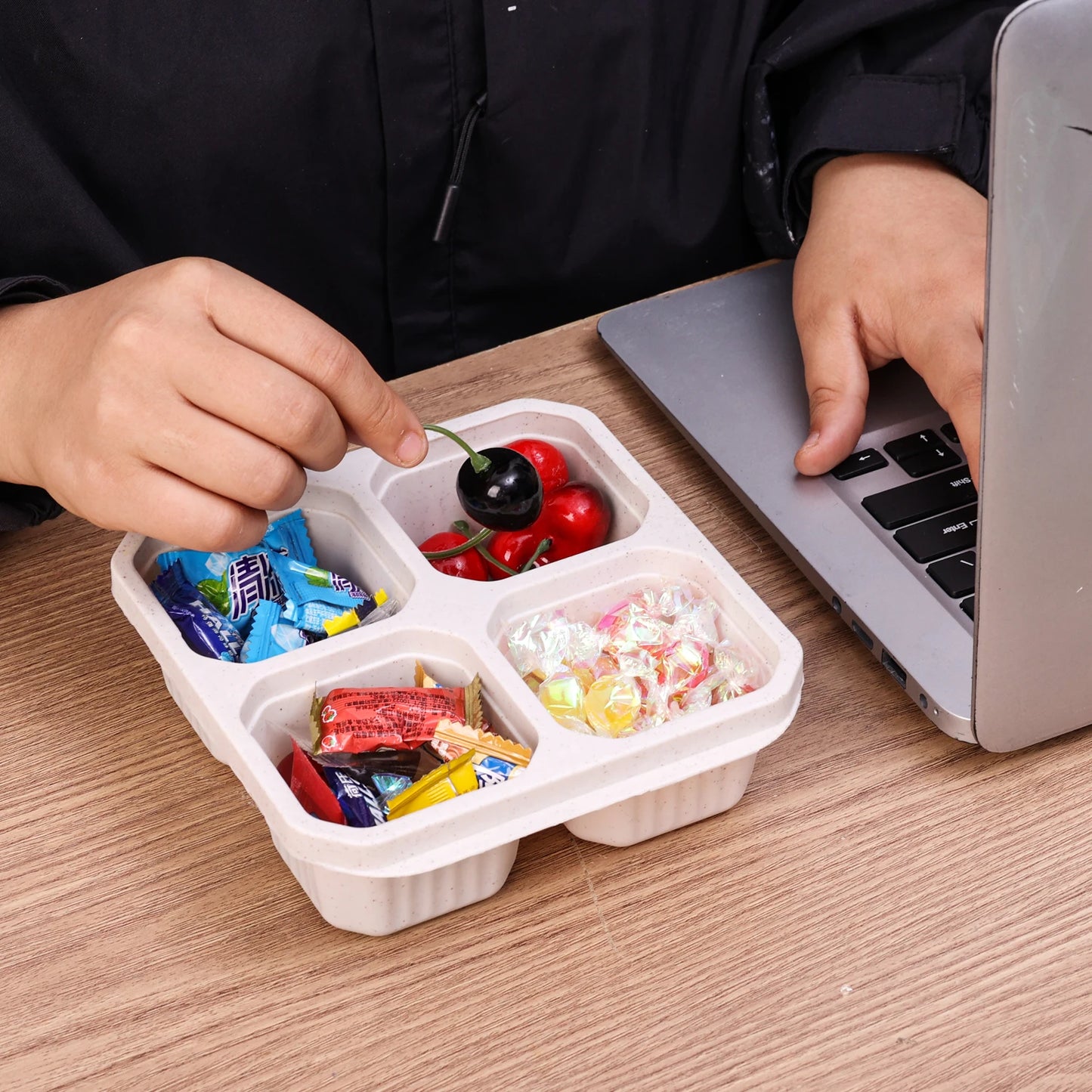 4 Grid Snack Containers Reusable Meal Prep Lunch Containers Portable for Kids and Adults Home Snack Storage Bottles Kitchen Tool - Fields Of Fitness